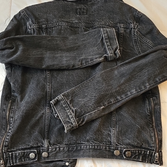 GAP Black Jean Jacket - Picture 3 of 3